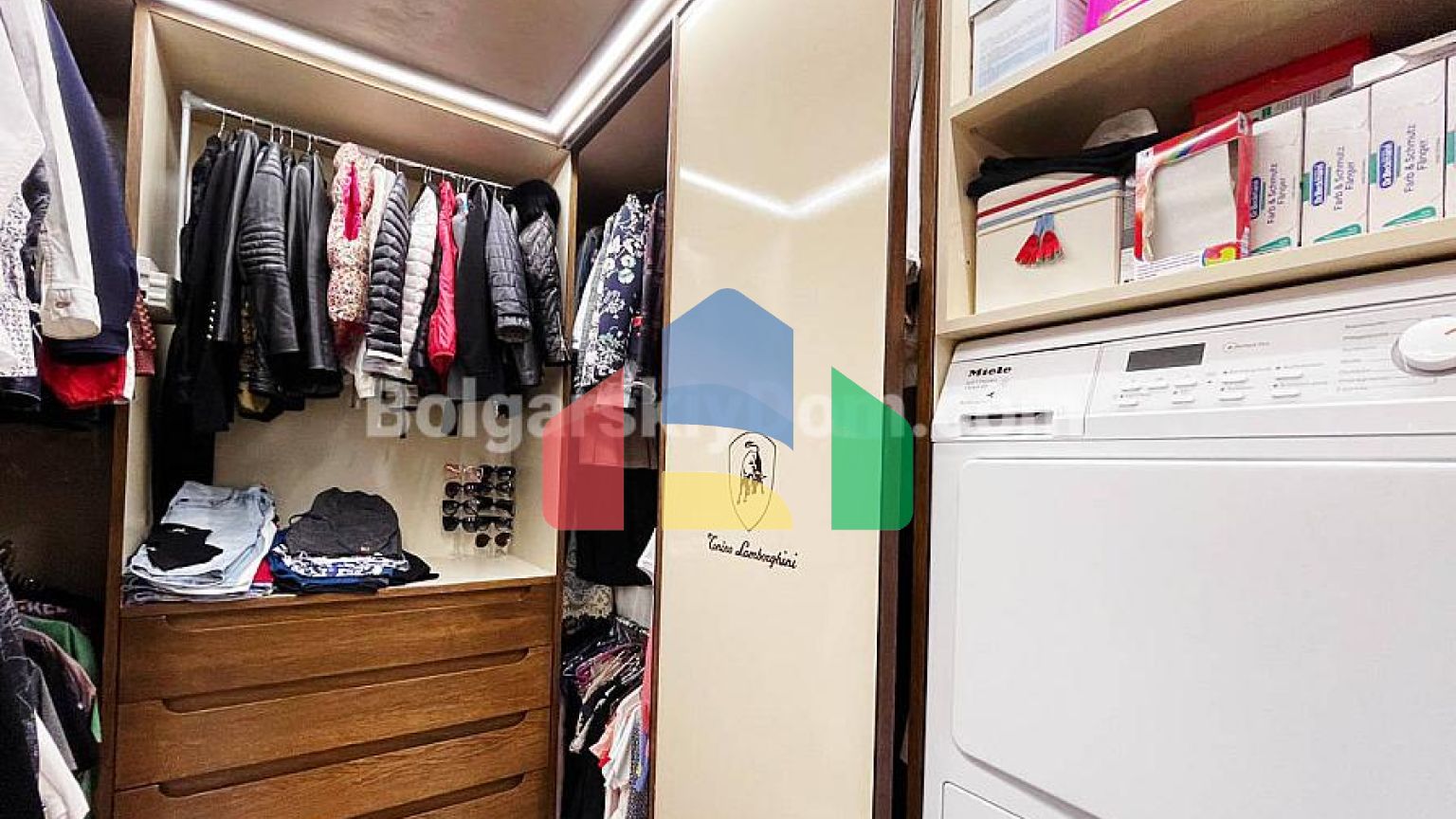 Триповерховий пентхаус в Естебані