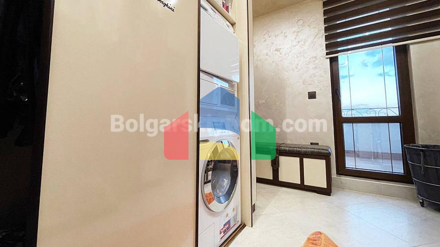 Триповерховий пентхаус в Естебані