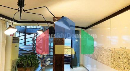 Триповерховий пентхаус в Естебані