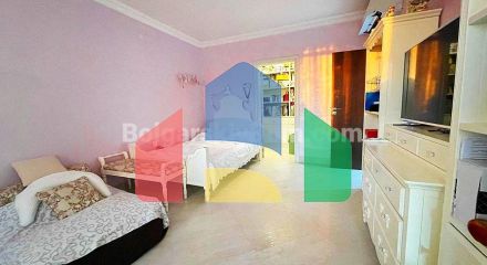 Триповерховий пентхаус в Естебані