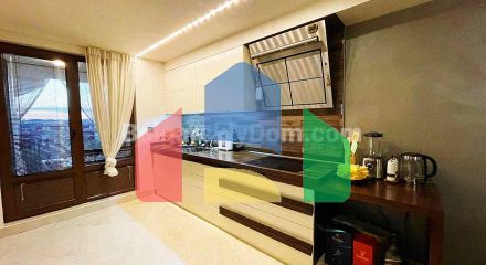 Триповерховий пентхаус в Естебані