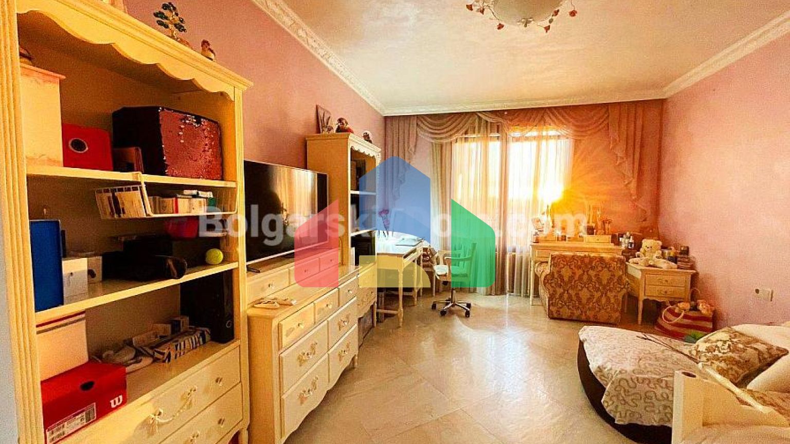 Триповерховий пентхаус в Естебані