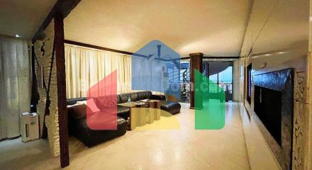 Триповерховий пентхаус в Естебані