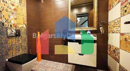 Триповерховий пентхаус в Естебані