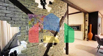 Триповерховий пентхаус в Естебані