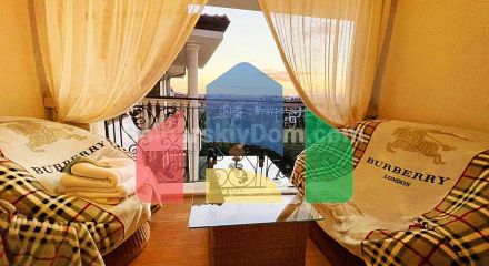 Триповерховий пентхаус в Естебані