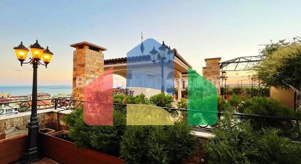 Триповерховий пентхаус в Естебані