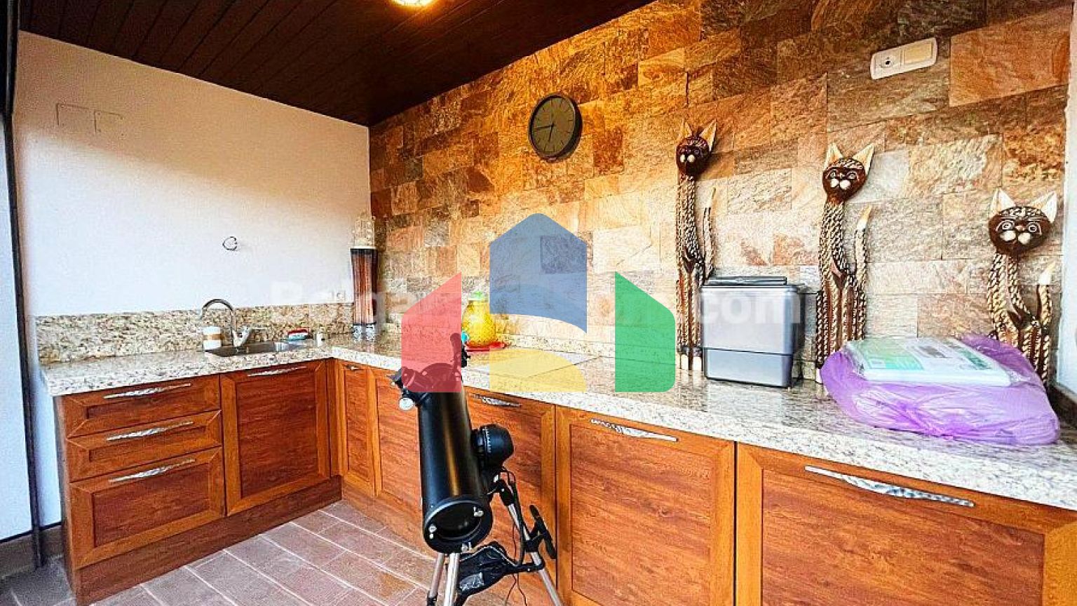 Триповерховий пентхаус в Естебані