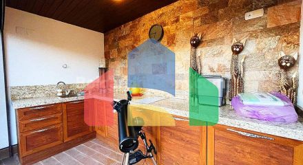 Триповерховий пентхаус в Естебані