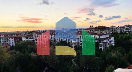 Триповерховий пентхаус в Естебані