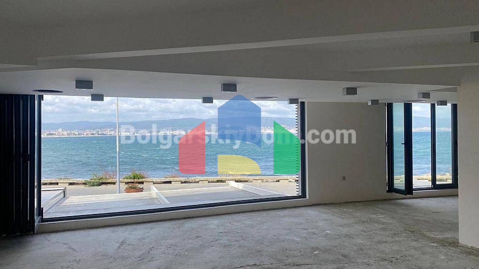 Квартира-студія в Парадісо