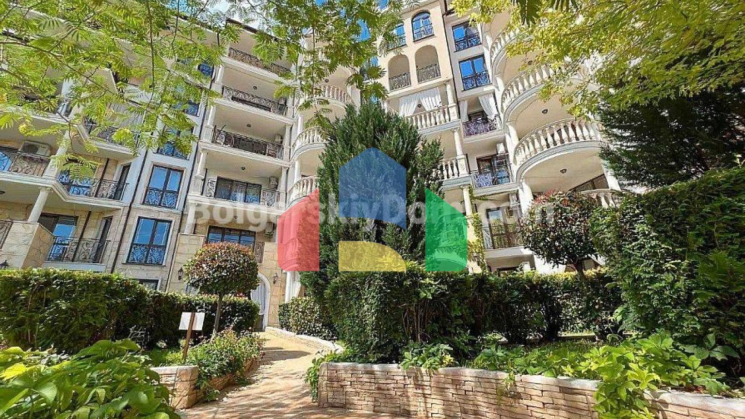 Трикімнатна квартира в Poseidon