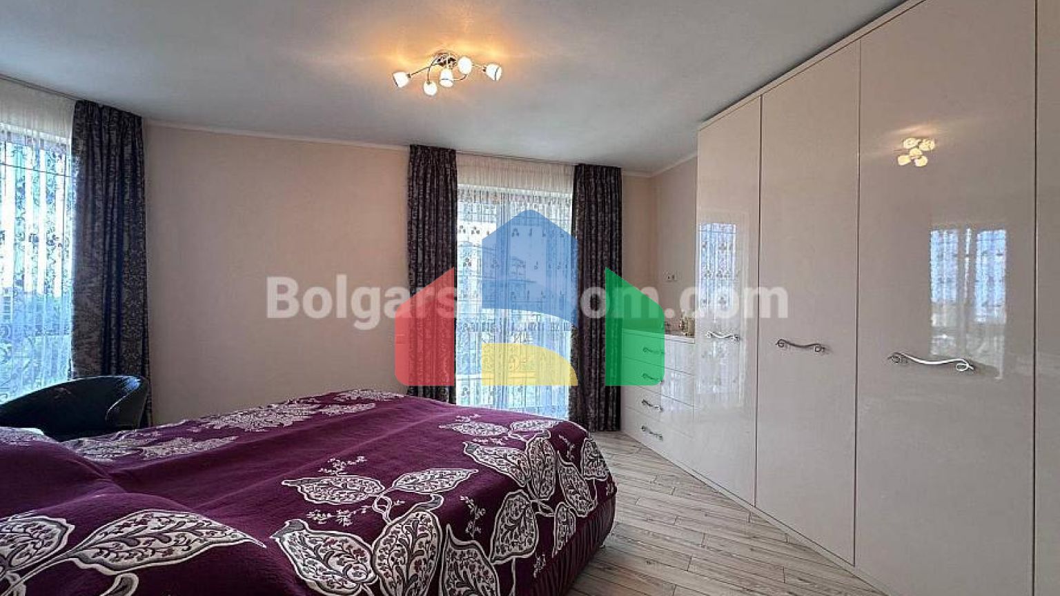 Трикімнатна квартира в Poseidon