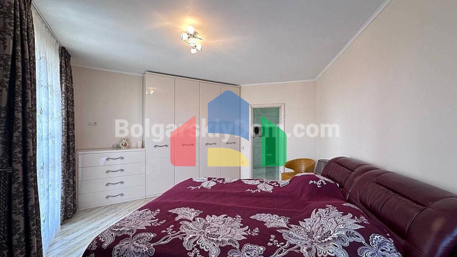 Трикімнатна квартира в Poseidon