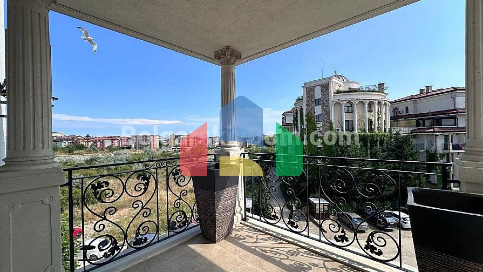 Трикімнатна квартира в Poseidon