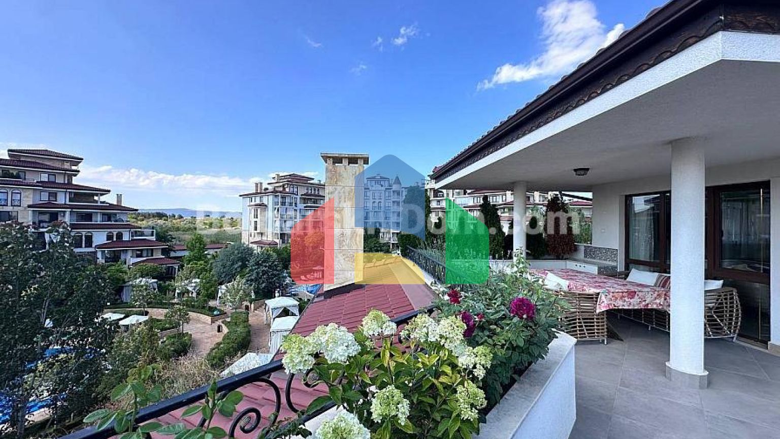 Трикімнатна квартира в Poseidon