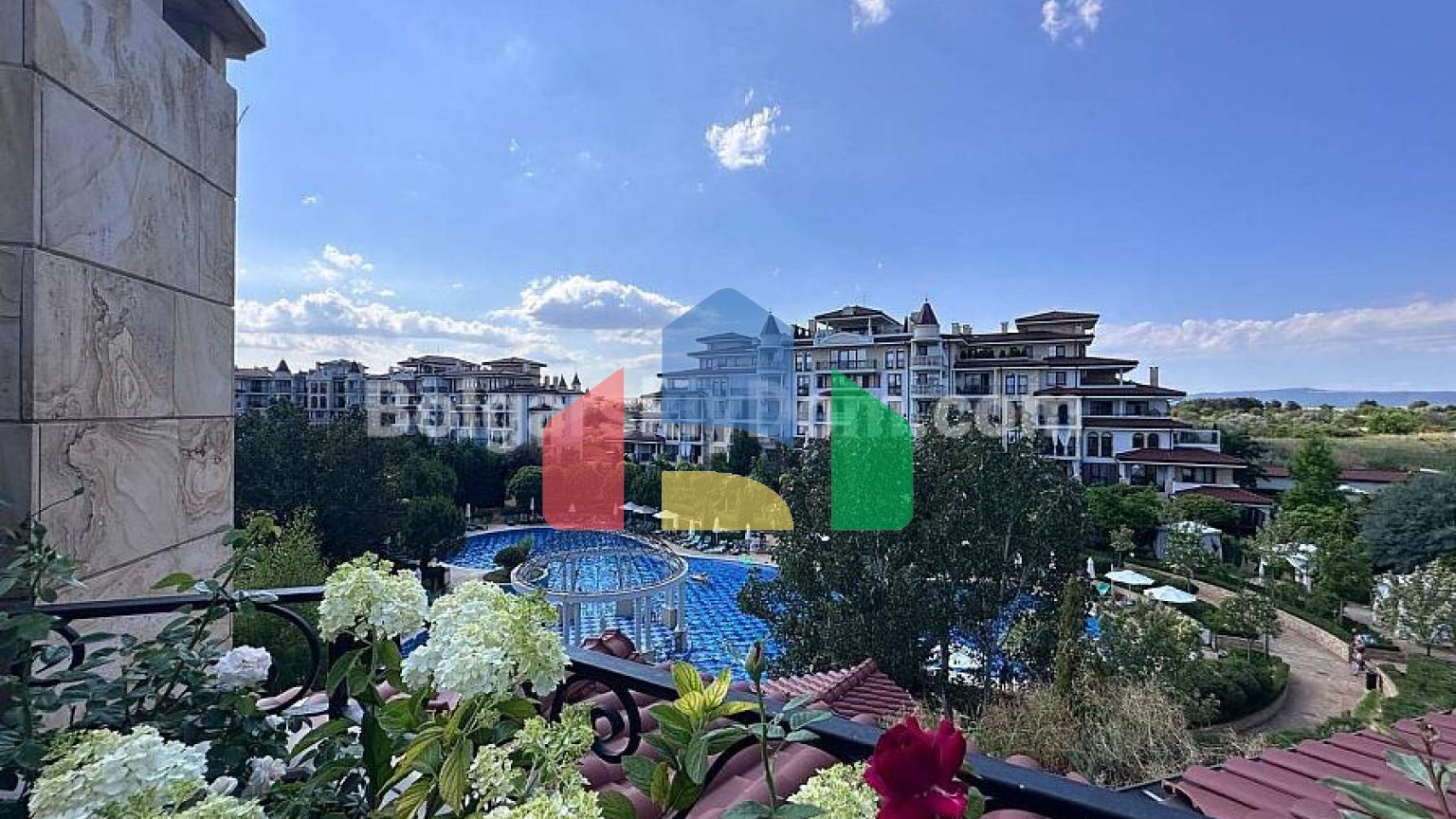 Трикімнатна квартира в Poseidon