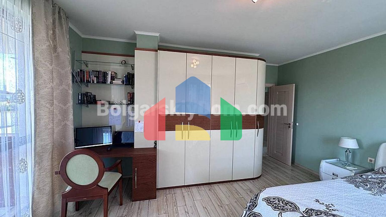 Трикімнатна квартира в Poseidon