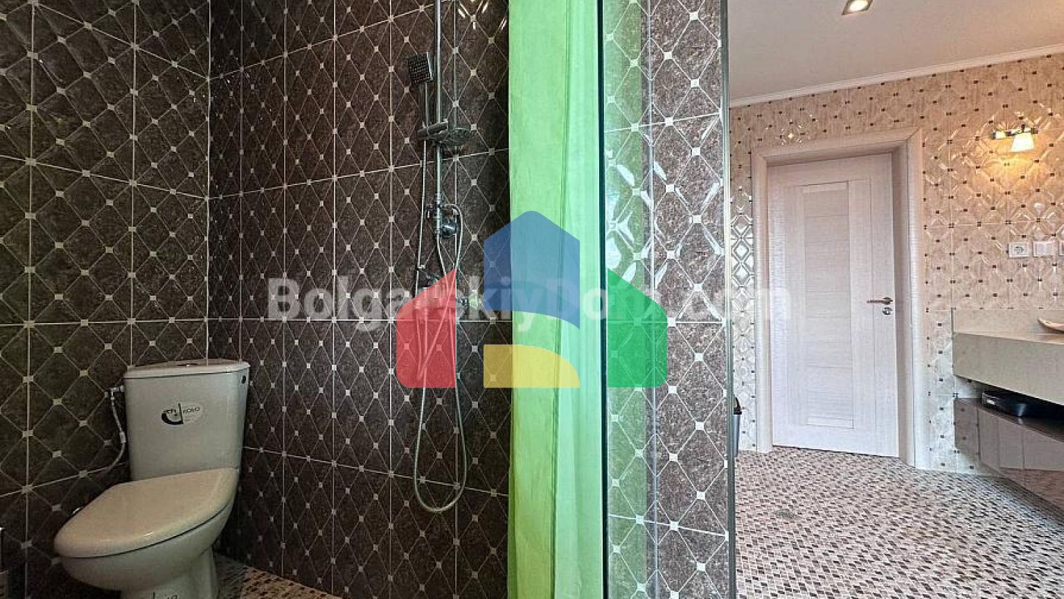 Трикімнатна квартира в Poseidon