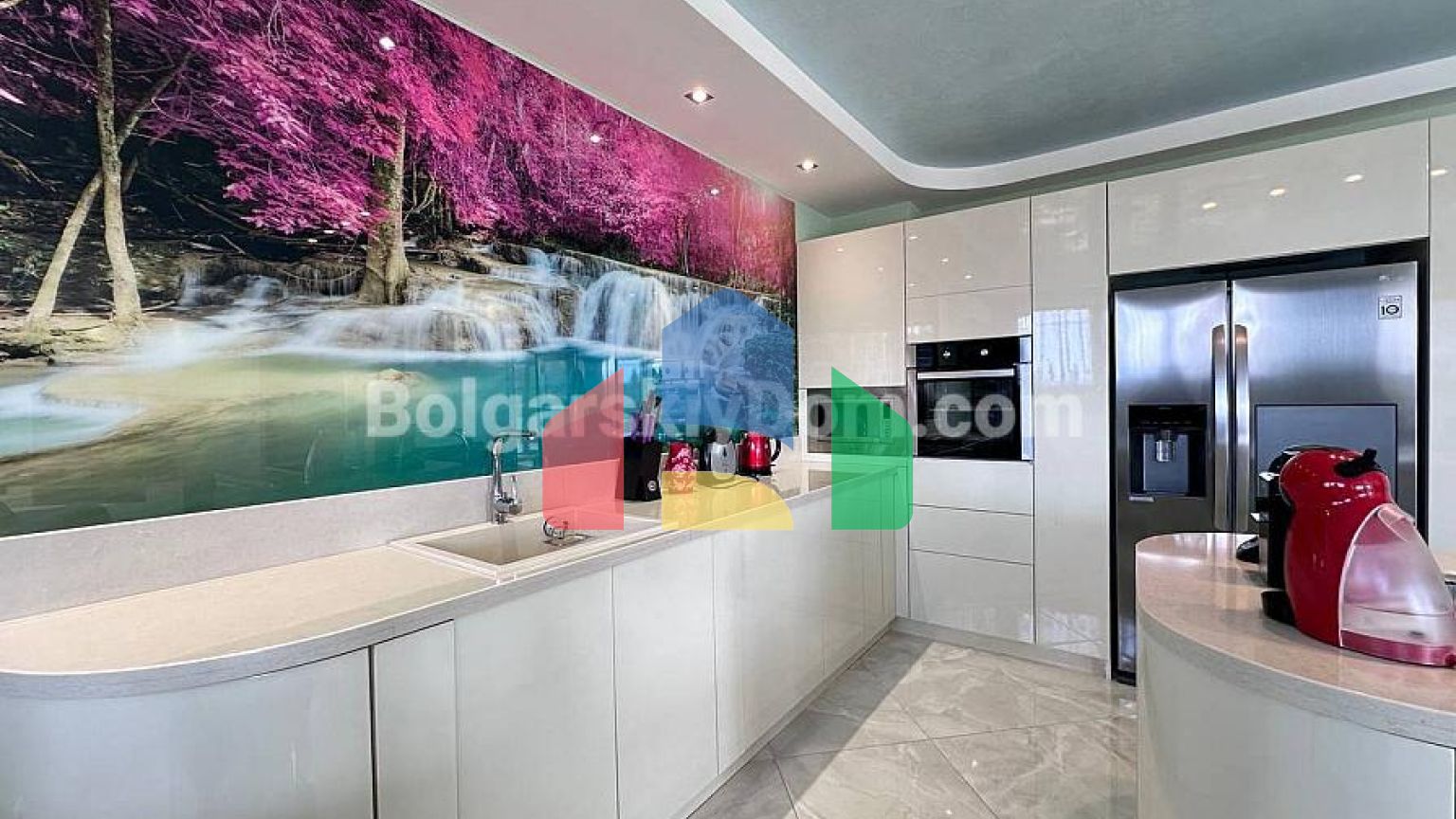 Трикімнатна квартира в Poseidon