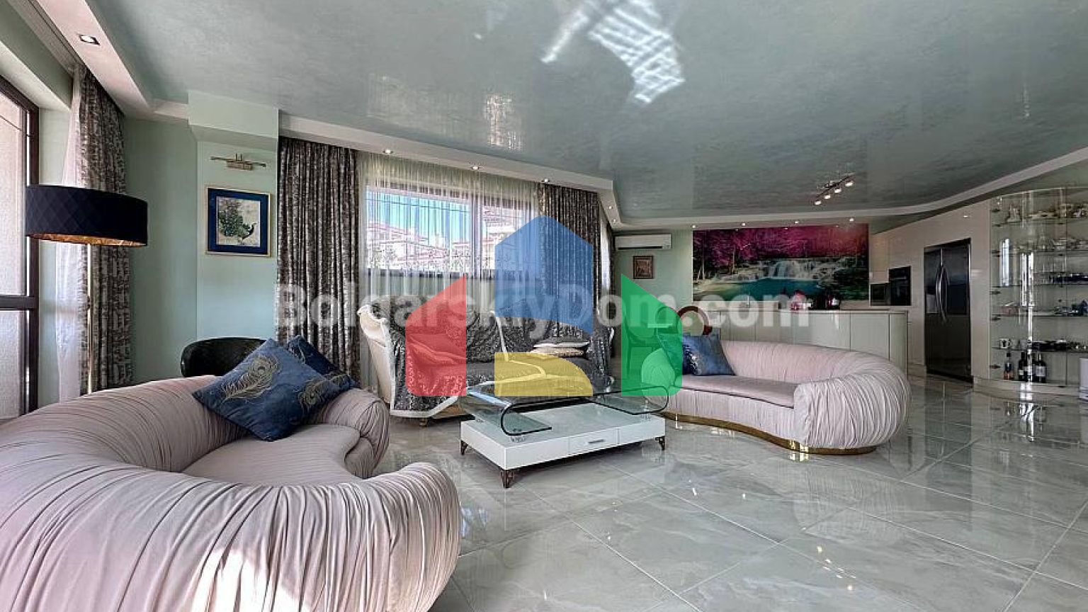 Трикімнатна квартира в Poseidon