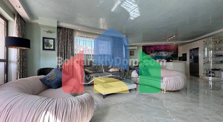 Трикімнатна квартира в Poseidon