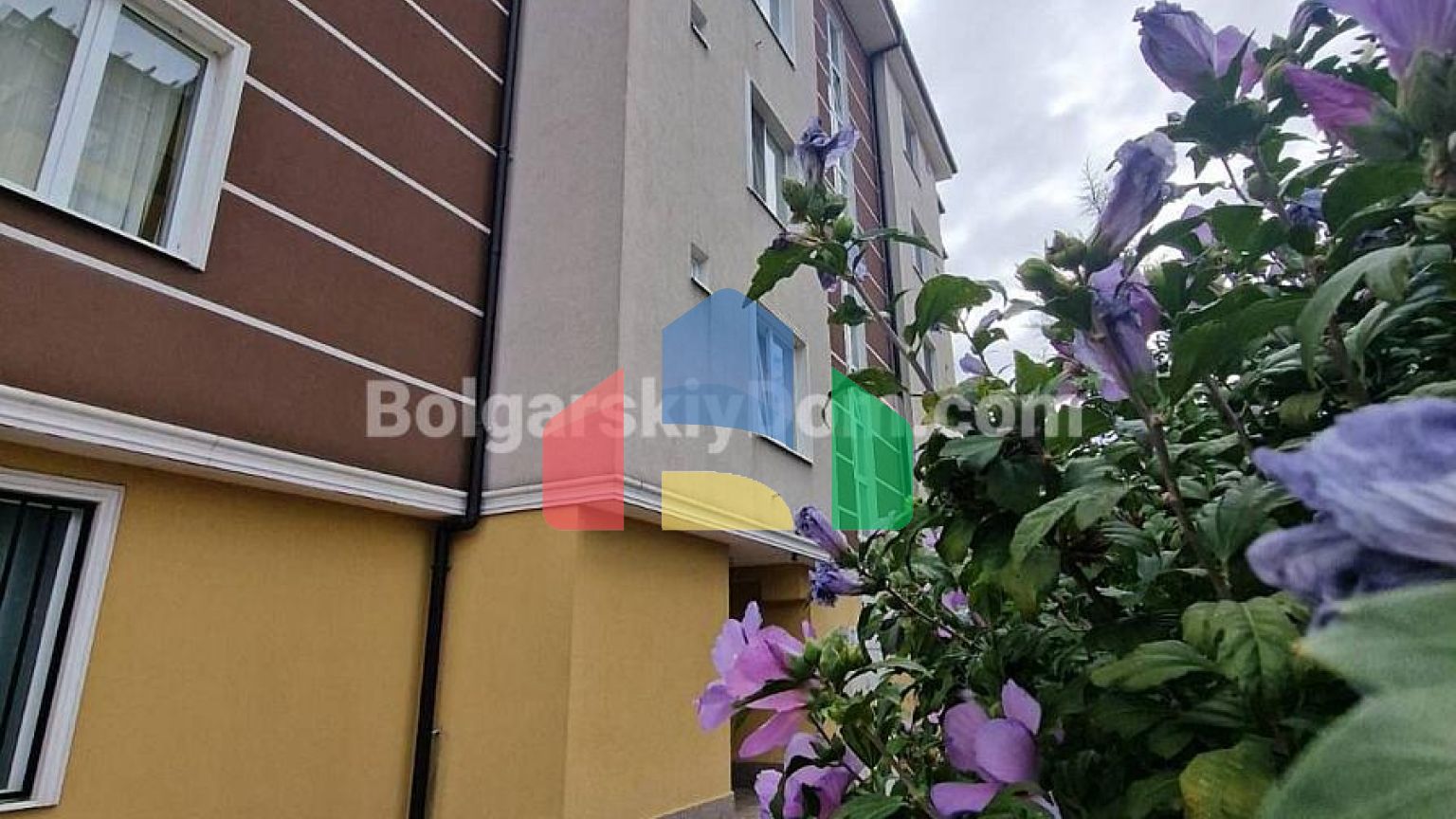 Трикімнатна квартира в Віола 2