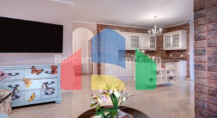 Чотирикімнатна квартира в Естебан