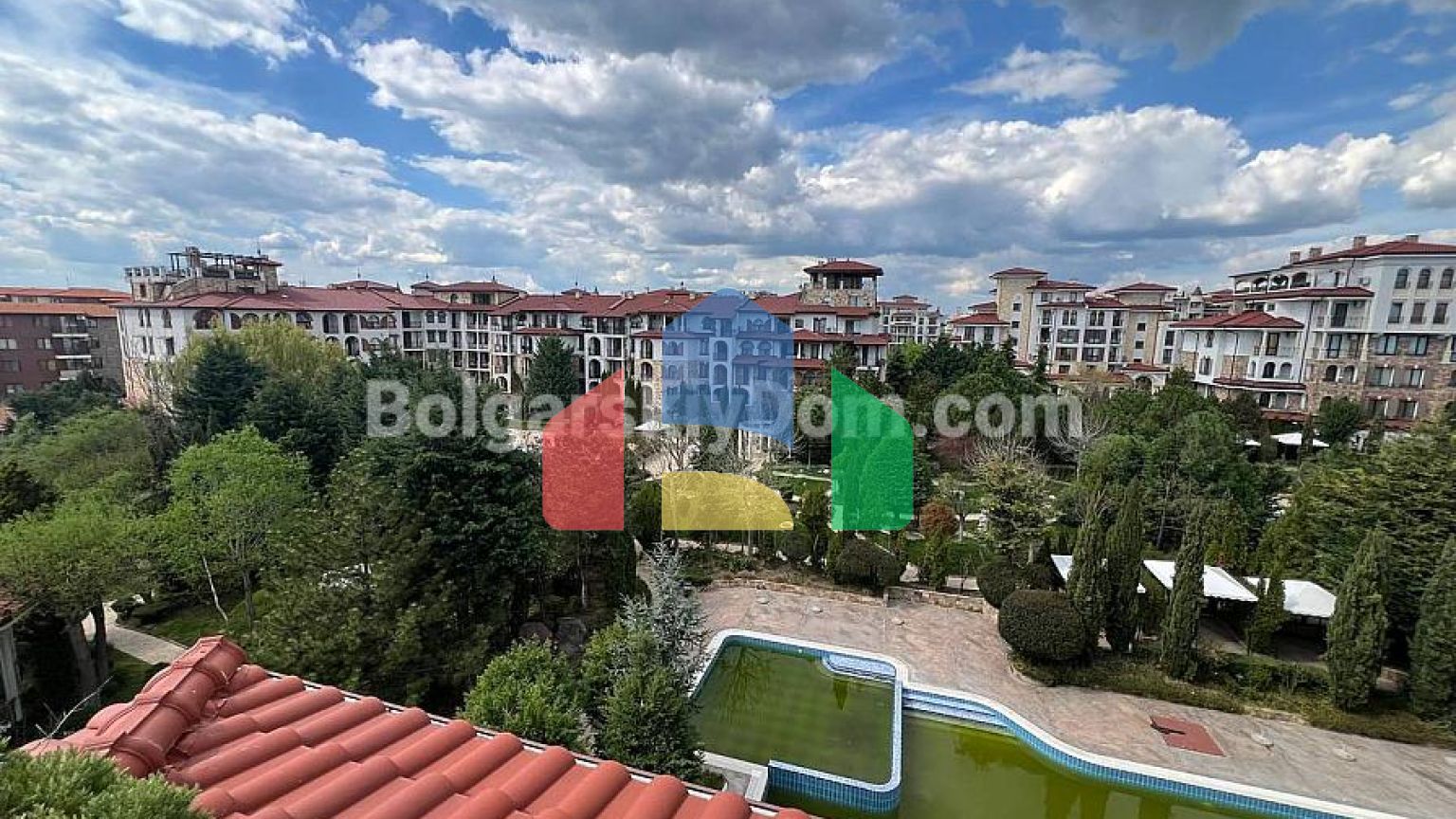 Чотирикімнатна квартира в Естебан