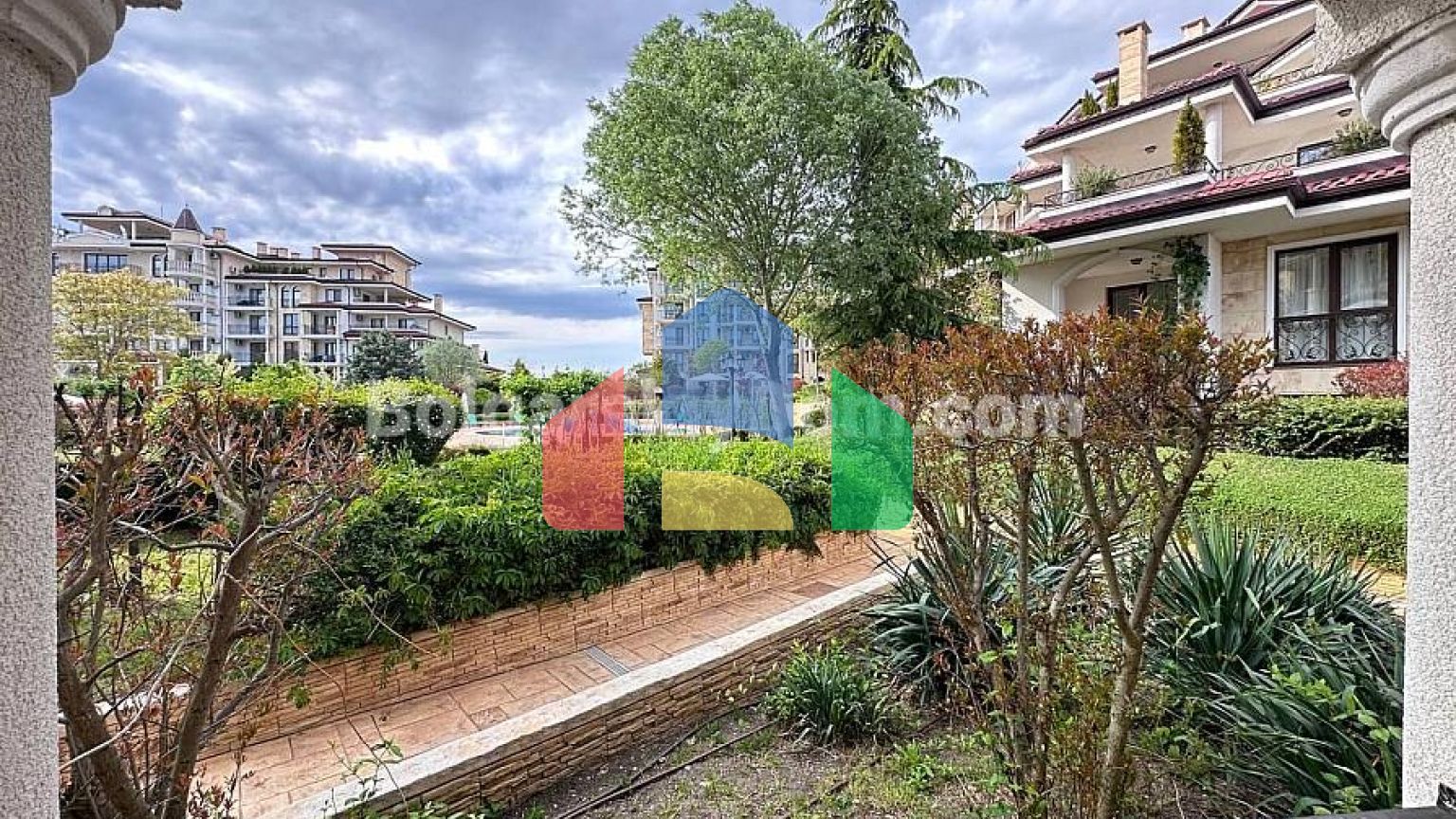 Квартира-студія в Посейдон