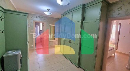 Чотирикімнатна квартира в Посейдон