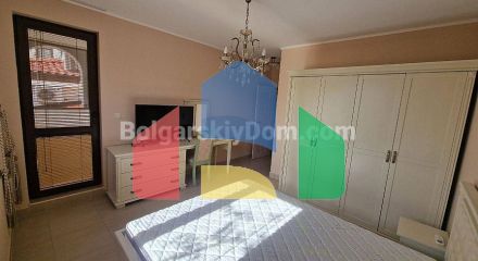 Чотирикімнатна квартира в Посейдон