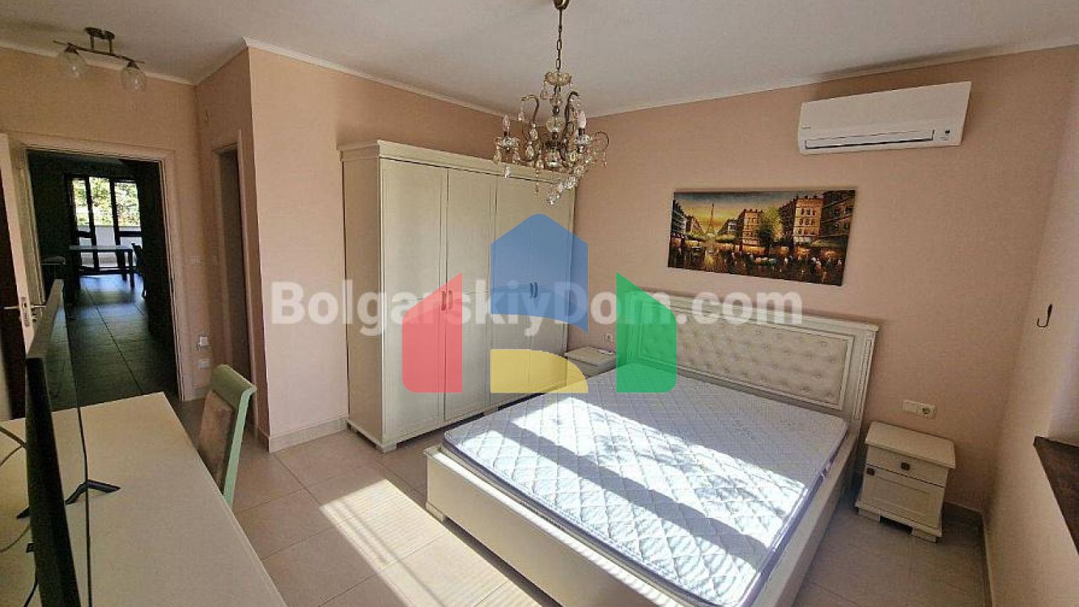 Чотирикімнатна квартира в Посейдон