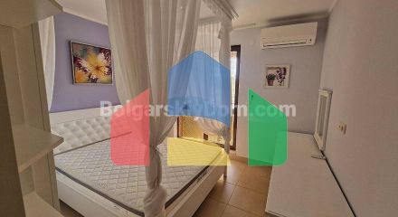 Чотирикімнатна квартира в Посейдон