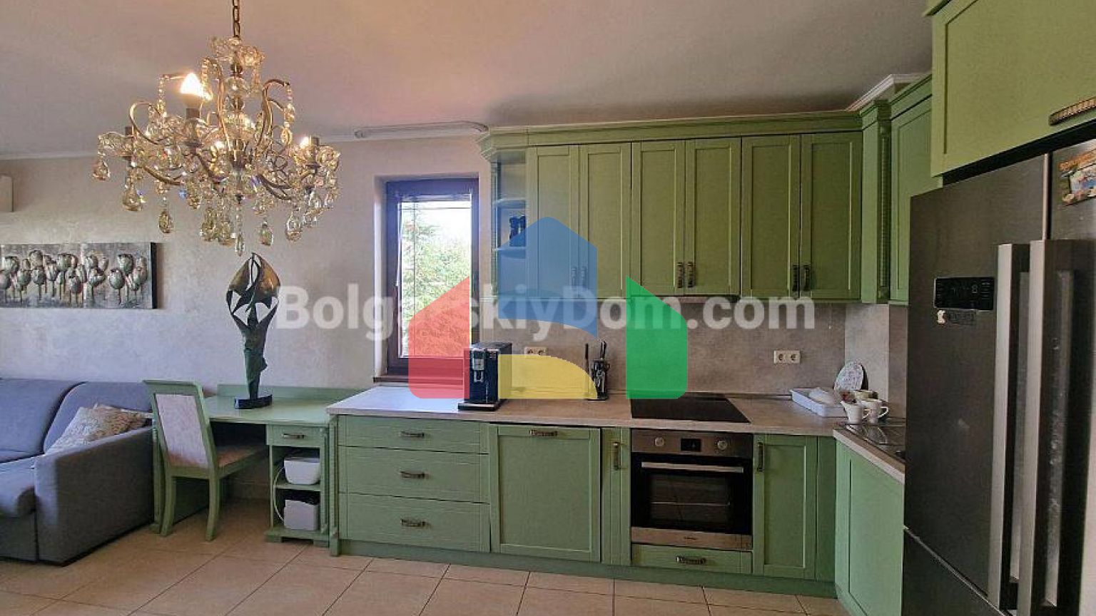 Чотирикімнатна квартира в Посейдон