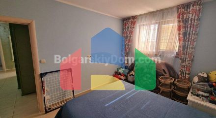 Чотирикімнатна квартира в Посейдон