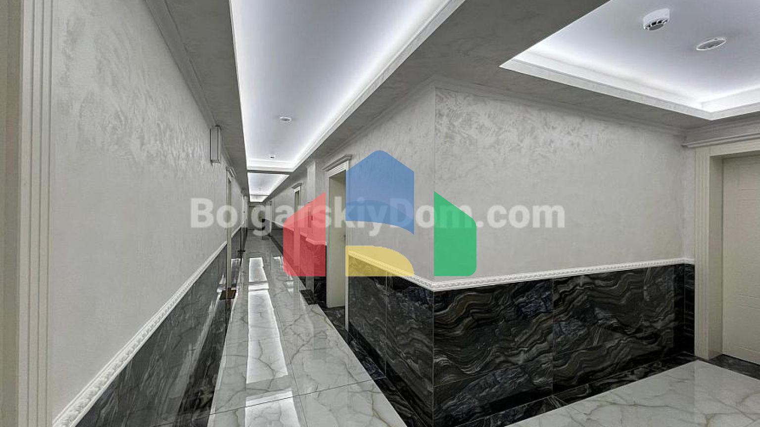 Квартира-студія в Валенсія Гарденс