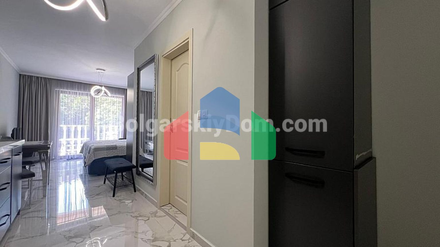 Квартира-студія в Валенсія Гарденс