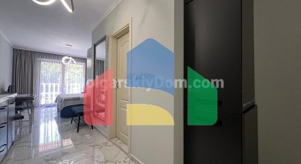 Квартира-студія в Валенсія Гарденс