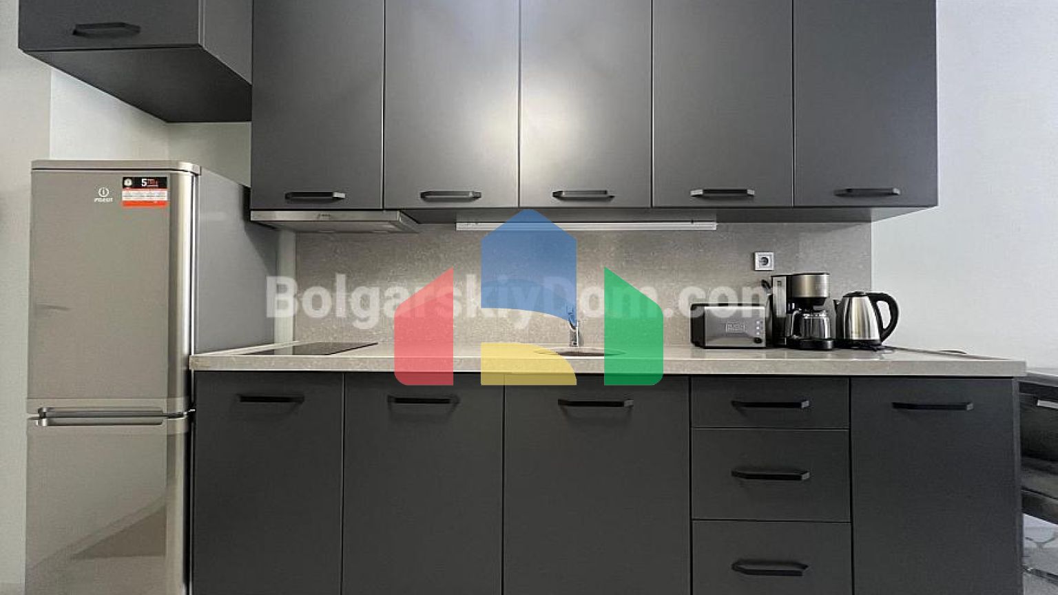 Квартира-студія в Валенсія Гарденс