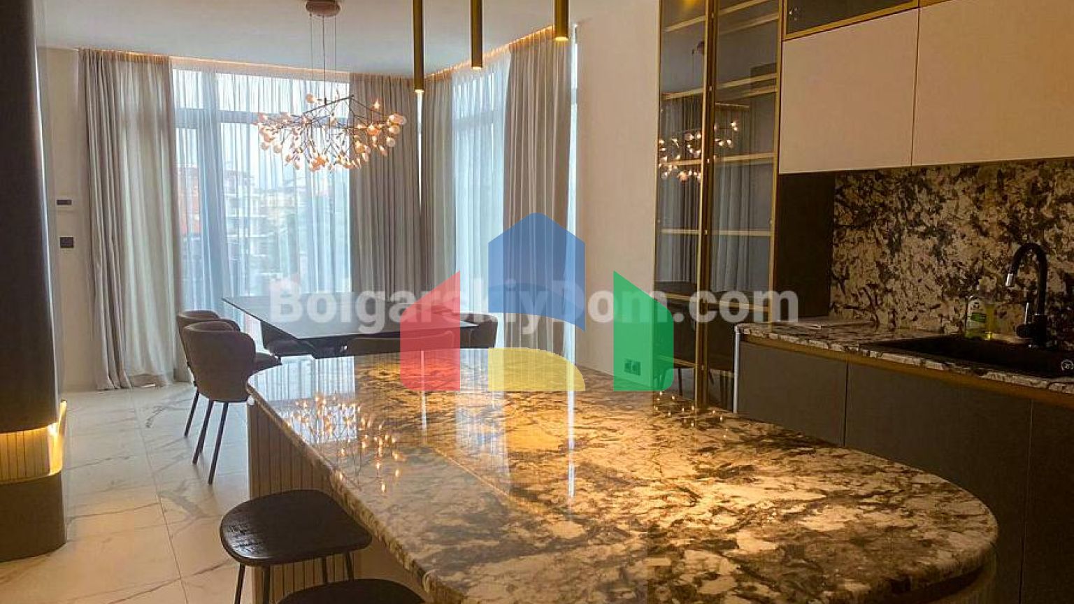 Трикімнатна квартира в Бельведер