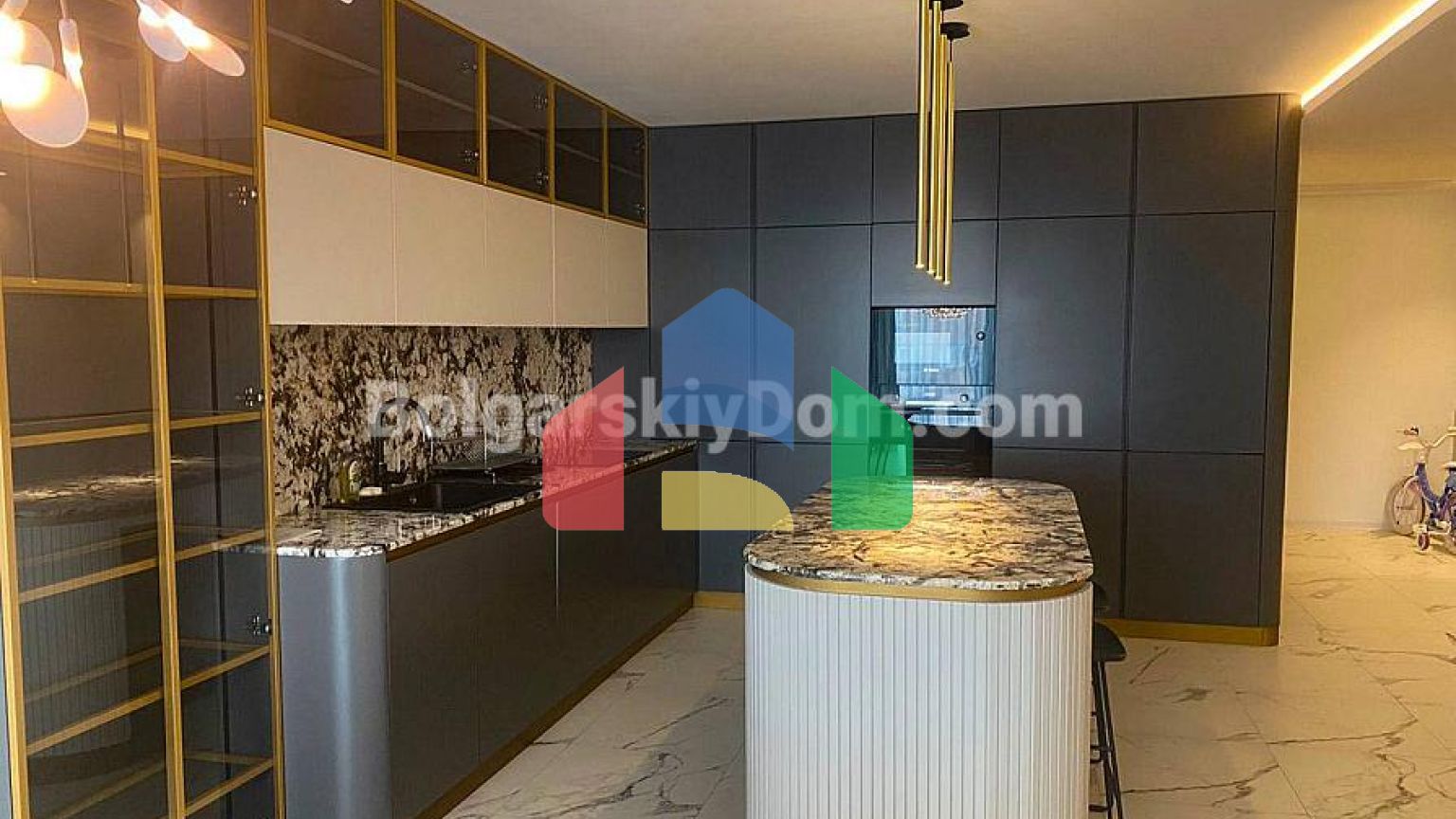 Трикімнатна квартира в Бельведер