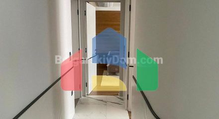 Трикімнатна квартира в Бельведер