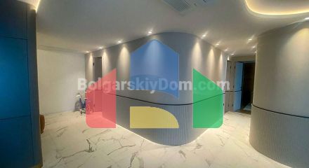 Трикімнатна квартира в Бельведер