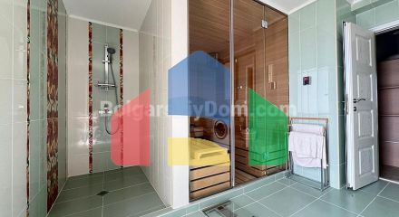 Триповерховий пентхаус в Естебан