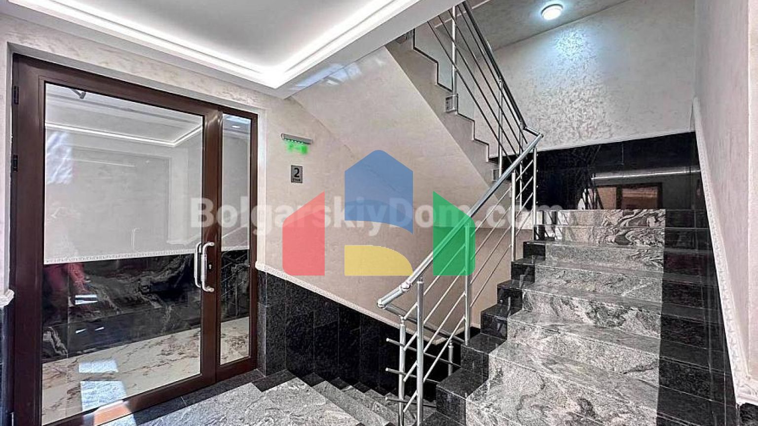 Трикiмнатна квартира в Валенсiя Люкс