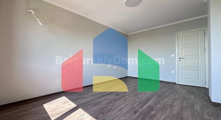 Трикiмнатна квартира в Валенсiя Люкс