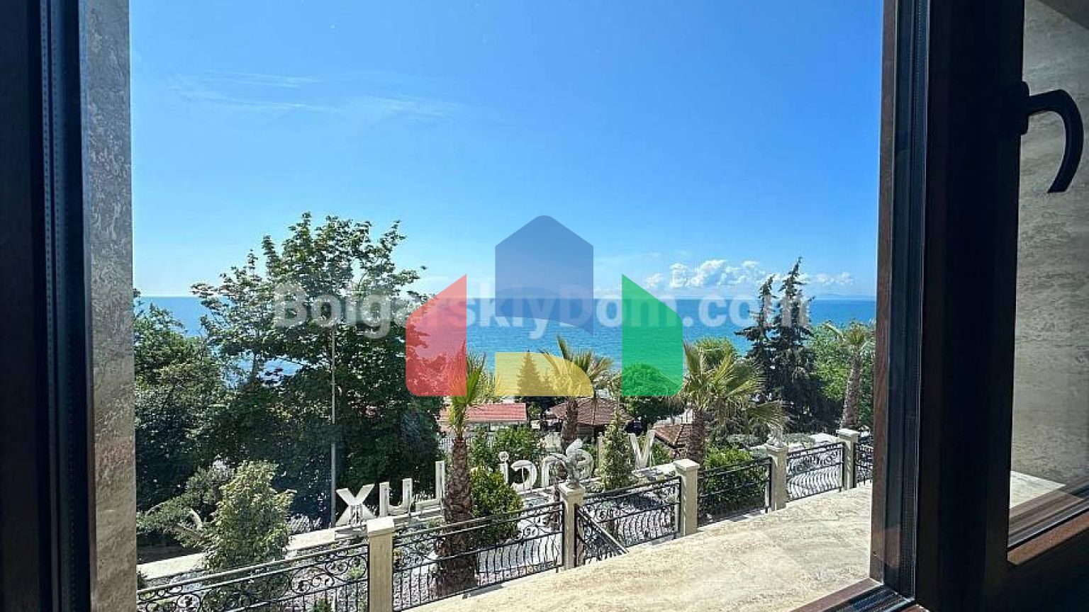 Трикiмнатна квартира в Валенсiя Люкс