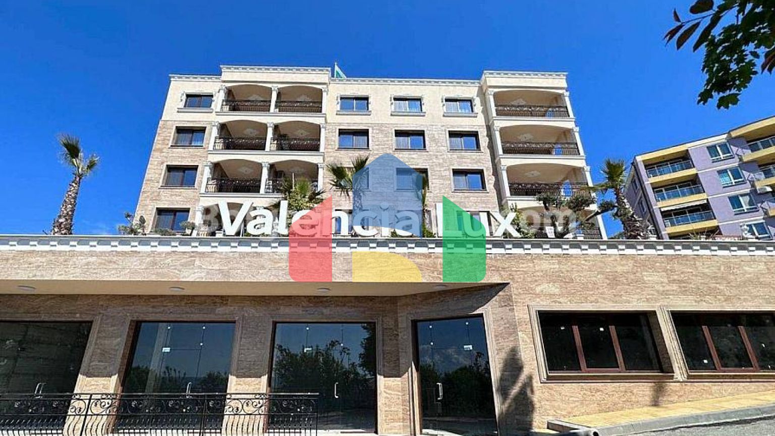 Трикiмнатна квартира в Валенсiя Люкс
