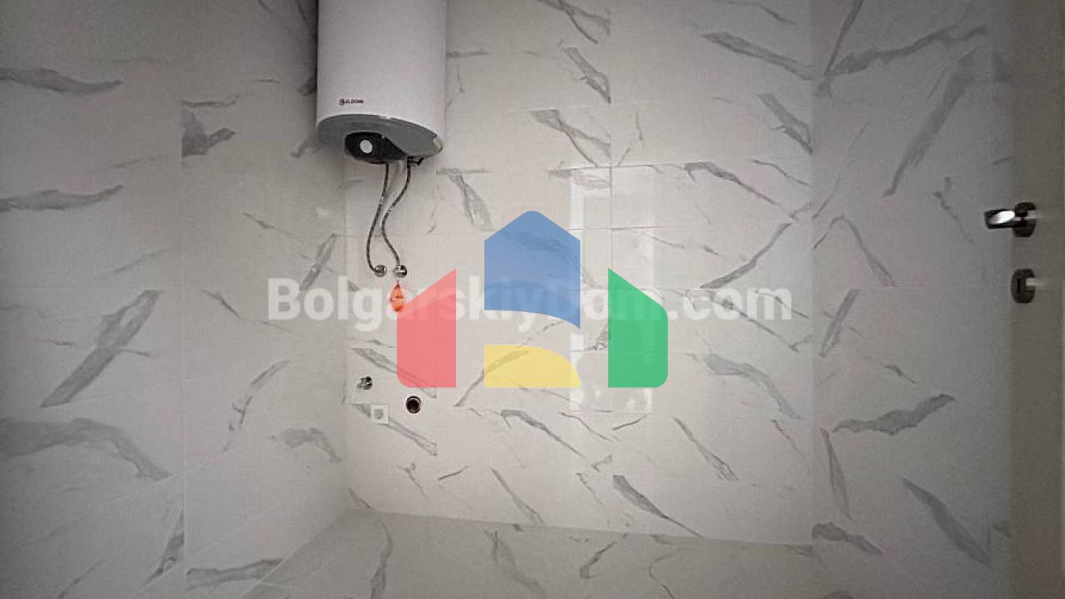 Трикiмнатна квартира в Валенсiя Люкс